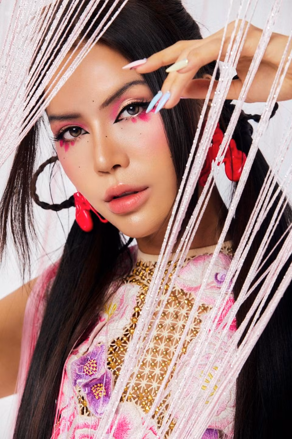 Sieu mau Minh Tu: “Toi chua bao gio khoc vi dan ong”