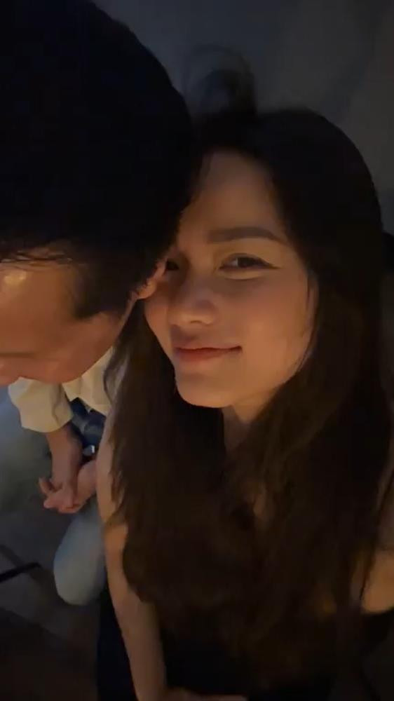 Phan Như Thảo lộ nhan sắc thật, chồng đại gia hôn cực tình - Hình 2 Phan Nhu Thao lo nhan sac that, chong dai gia hon cuc tinh-Hinh-2