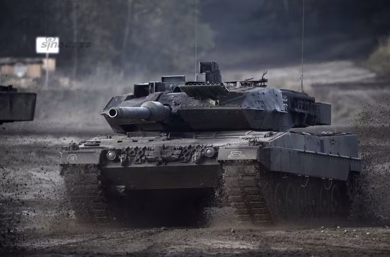 Xe tăng chiến đấu chủ lực Leopard 2A5 của Lục quân Đức.