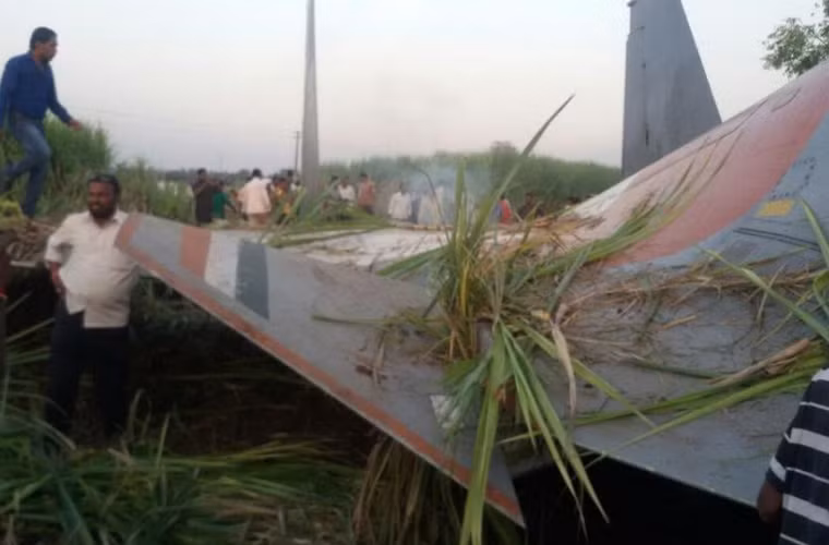 Một người dân cho biết do máy bay rơi trong một trang trại mía cho nên đã tạo thành một rào cản khiến máy bay sau khi rơi không thể trượt vào khu dân cư.