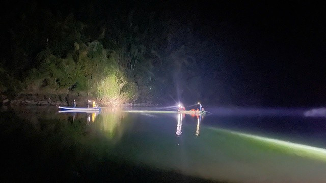 Khan truong tim nguoi vac bao da, lieu minh boi qua song Dong Nai