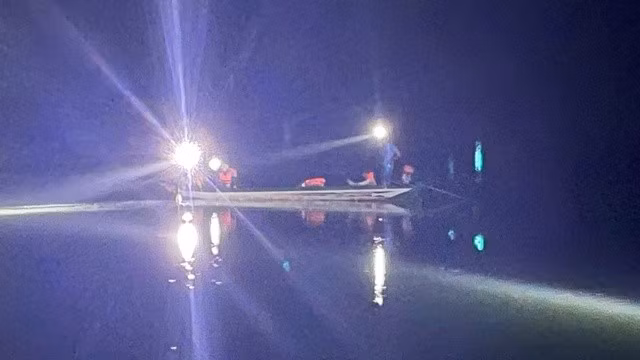 Khan truong tim nguoi vac bao da, lieu minh boi qua song Dong Nai-Hinh-2