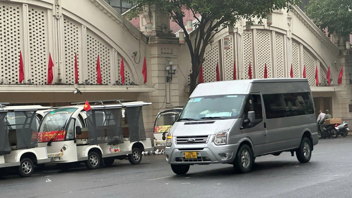 Sẽ có 4 điểm trung chuyển được bố trí theo các hướng của khu vực hạn chế trên các tuyến phố Bà Triệu, Trần Nhật Duật, Phùng Hưng và khu vực Chợ Đồng Xuân.