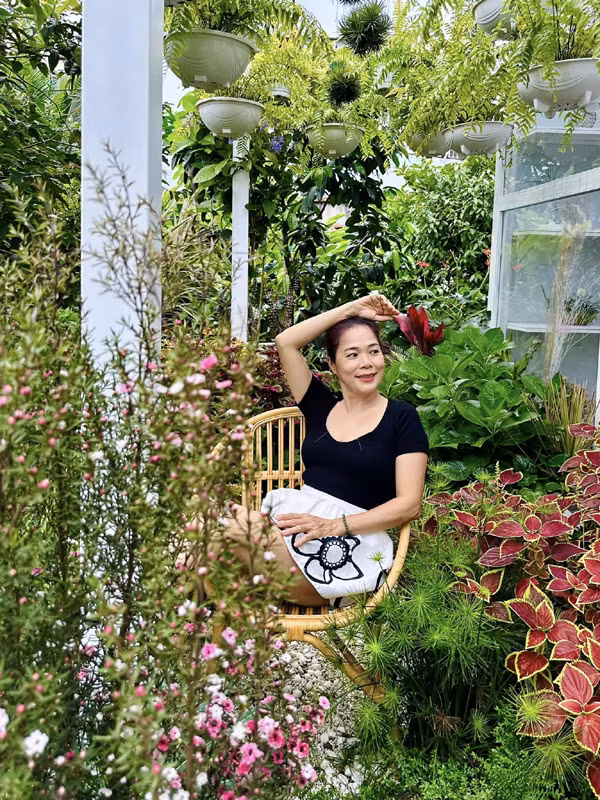 Dù lấy chồng Việt kiều giàu có, nhưng Mỹ Lệ vẫn chọn cho mình cách sống độc lập. Ngoài âm nhạc, Mỹ Lệ còn kinh doanh nhiều mặt hàng thời trang. Đó cũng chính là một phần nguyên nhân nữ ca sĩ gốc Quảng Bình không còn quá nhiều hứng thú với ca hát.