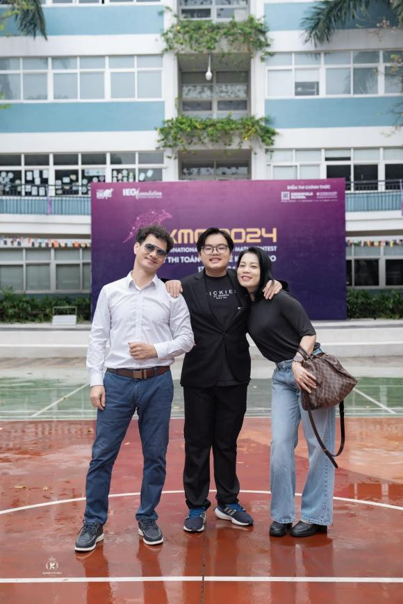 Bi Béo nhà Xuân Bắc tốt nghiệp cấp hai, ngoại hình thay đổi nhiều - Hình 4 Bi Beo nha Xuan Bac tot nghiep cap hai, ngoai hinh thay doi nhieu-Hinh-4