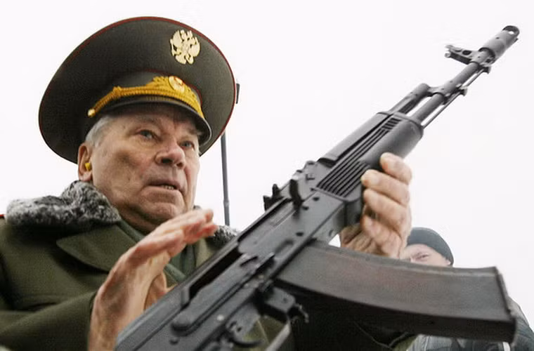 Súng trường tấn công AK-74 được chính thức đưa vào biên chế Quân đội Liên Xô năm 1974 với tên gọi "5,45mm Avtomat Kalashnikova, obraztsa 1974 goda (AK-74)".