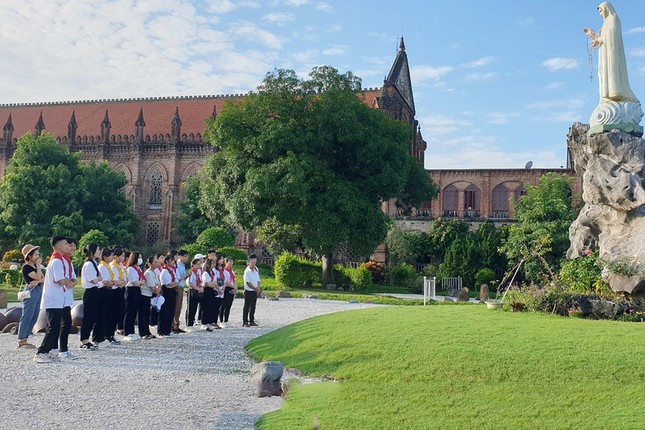 Chieu buong Dan vien Chau Son-Hinh-3