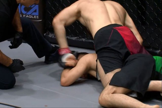 (COC COC) Vo si Nga tung hang loat cu dam ha guc doi thu