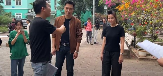 Canh Manh Truong danh B Tran bi cat bo tren phim gio vang