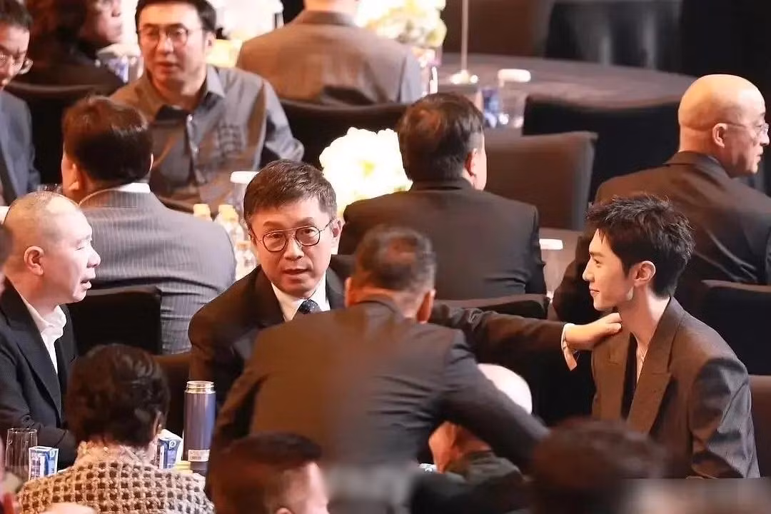 The luc dung sau nhung thai tu, cong chua o showbiz Hoa ngu-Hinh-2