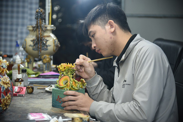 Can canh quy trinh lam linh vat rong vang hang chuc trieu ban Tet-Hinh-5