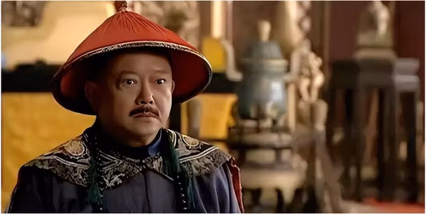 Vat nao chung minh Can Long dac biet sung ai Hoa Than?