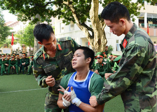 Đây là nội dung mới, lần đầu tiên Lữ đoàn 144 tổ chức Hội thao để tìm ra những tập thể và cá nhân tiêu biểu chuẩn bị tham dự Hội thao toàn quân, dự kiến sẽ diễn ra vào dịp kỷ niệm 70 năm ngày thành lập QĐND Việt Nam (22-12-1944 / 22-12-2014).