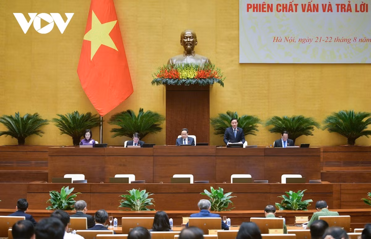 Hoan thien the che, kip thoi thao go kho khan, vuong mac de phat trien KT-XH