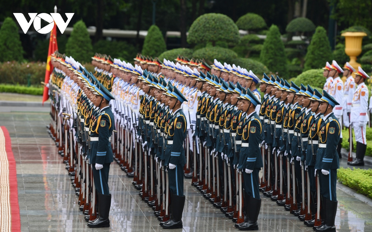Đội danh dự Quân đội nhân dân Việt Nam tại lễ đón.