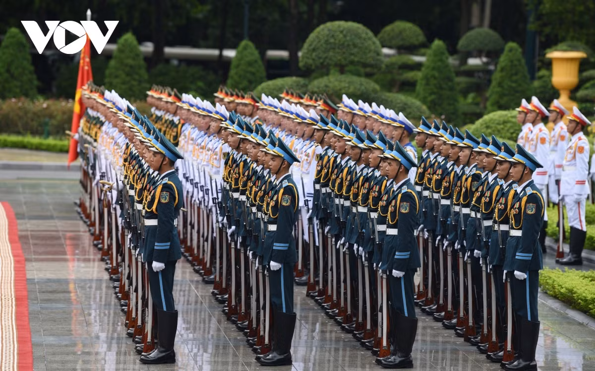 Đội danh dự Quân đội nhân dân Việt Nam tại lễ đón.