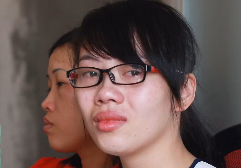 Lo lắng cho tính mạng các thuyền viên trên tàu mất tích, nhiều người đã rơi nước mắt.