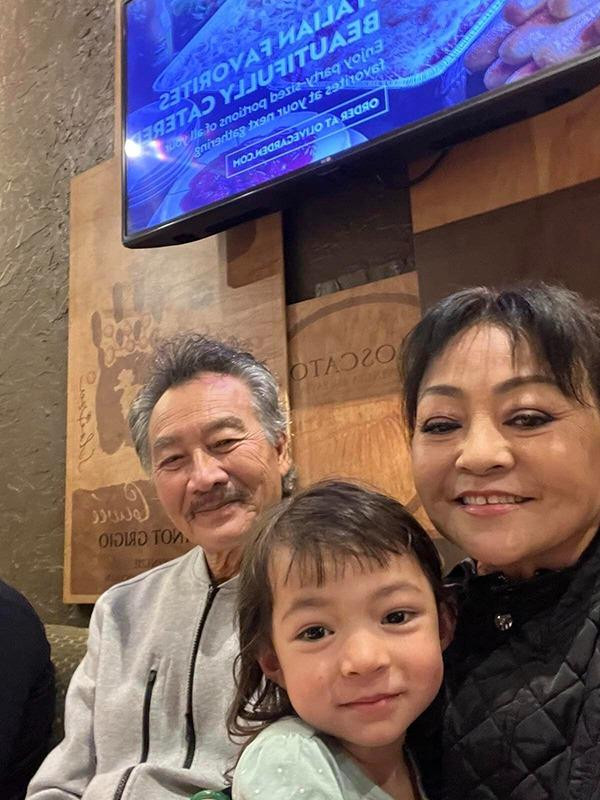 br/>Hương Lan hiện tại cùng ông xã cùng con cháu hiện sống ở căn nhà rộng hơn 1.000m2 tại bang California, Mỹ. Khi không đi diễn, bà dành thời gian để chăm sóc khu vườn rộng 500m2 với nhiều loại rau, trái cây, cây cảnh và nấu nướng cho chồng con.