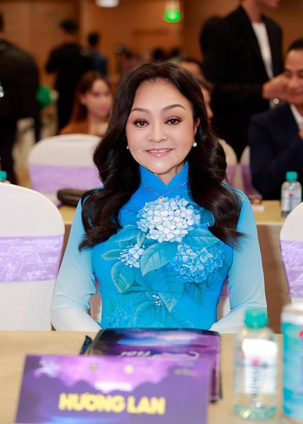 br/>Hiện tại, dù đã ở tuổi xế chiều nhưng nữ nghệ sĩ nức tiếng của dòng nhạc bolero vẫn đang cống hiến cho nghệ thuật. Ngoài biểu diễn trên sân khấu, bà còn tham gia ngồi ghế giám khảo ở nhiều chương trình truyền hình.