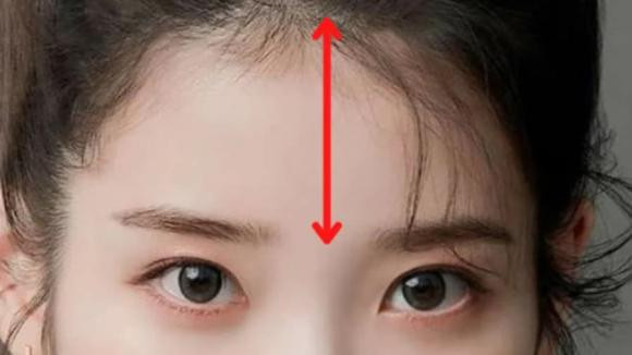  Chính vì thế người có trán phẳng thường được cho là người khó có sự thành công trong cuộc sóng. Dễ gặp thất bại, đổ vỡ trong tình cảm, nên số lận đận long đong, nghèo lại càng nghèo, làm mãi mà không có tích lũy.