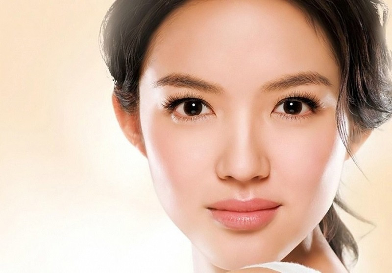  Mũi tròn: Nhiều người nghĩ mũi tròn là xấu thô. Nhưng đây là tướng mũi phúc khí, nếu đi đôi với màu da tươi sáng, không có vết sẹo hay nhiều mụn thì có nghĩa là vượng khí giàu có, đi buôn bán rất giỏi. Người sở hữu tướng mũi này thường có tư duy nhanh nhạy và linh hoạt, những đặc điểm này chính là điều mà một doanh nhân cần phải có. 