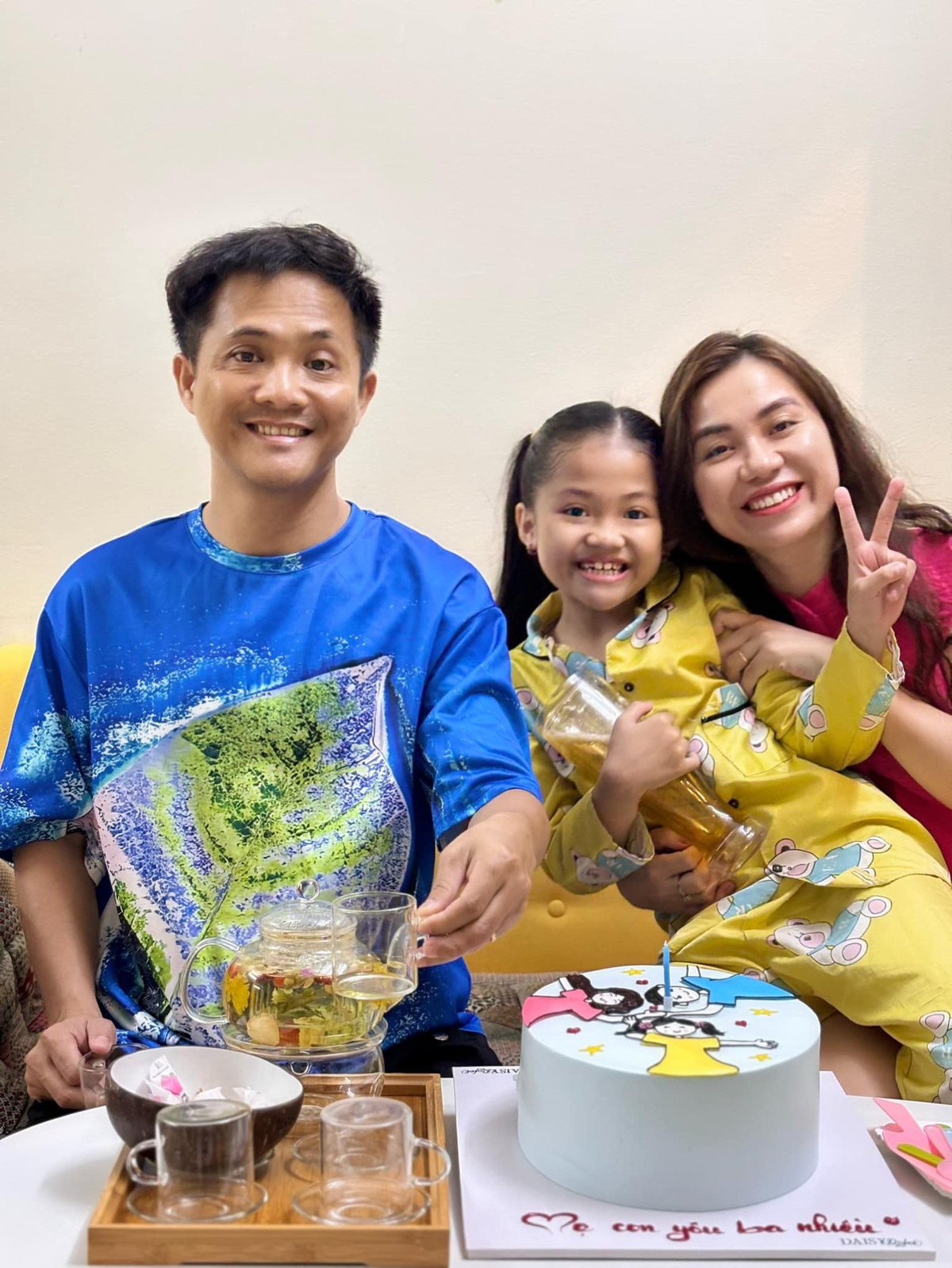 Nguoi vo hanh phuc khi chong duoc ba me yeu thuong, tin tuong