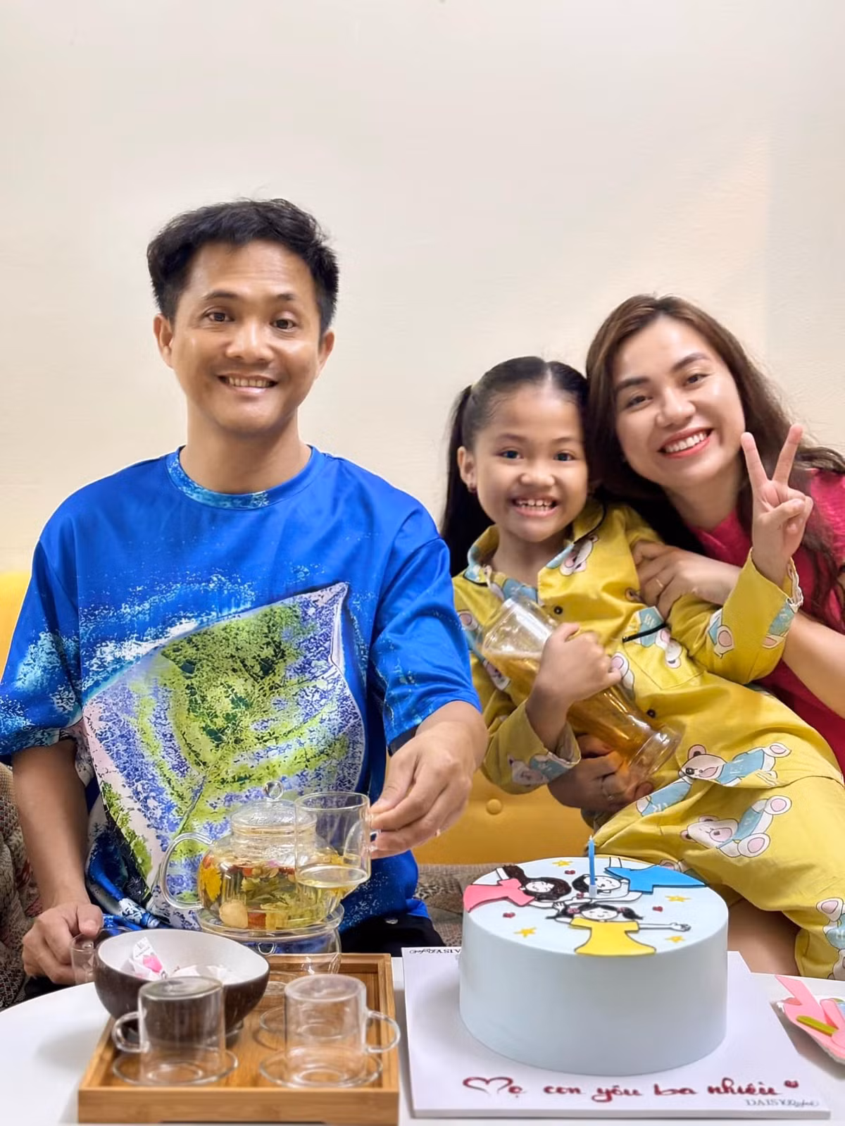 Nguoi vo hanh phuc khi chong duoc ba me yeu thuong, tin tuong