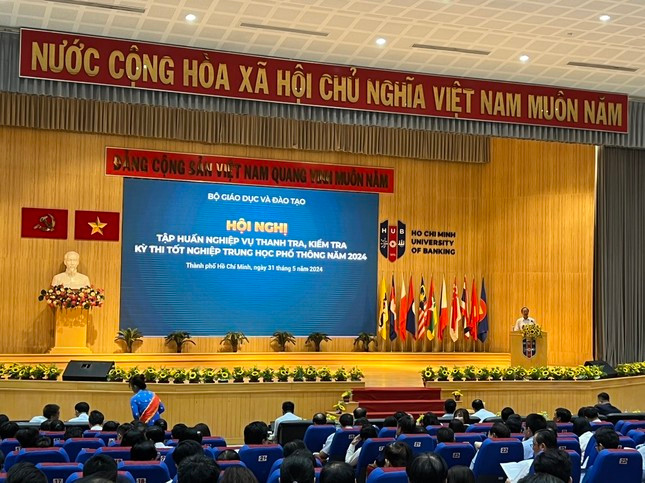 Thi tot nghiep THPT nam 2024: Gan 1,1 trieu thi sinh dang ky