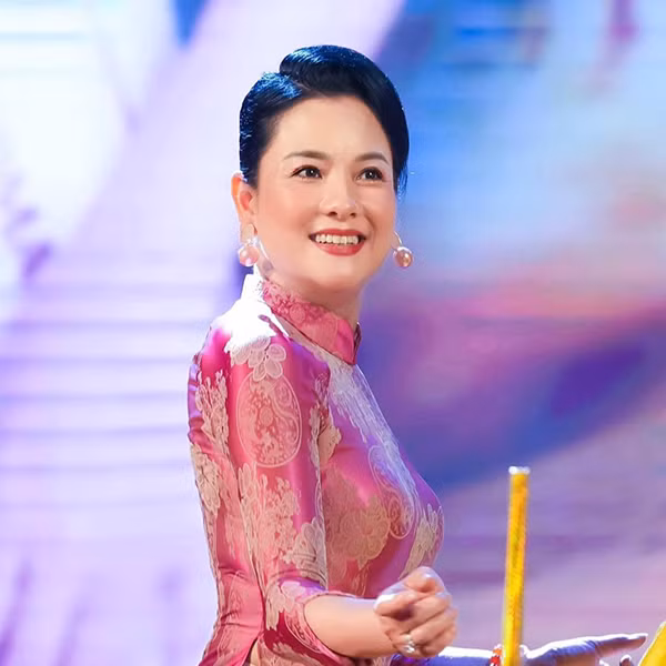 Chị là người có lối sống lành mạnh và tích cực, nhờ đó chị kéo dài được tuổi thanh xuân của mình. Khi trẻ chị có thói quen luyện tập rất chăm chỉ.