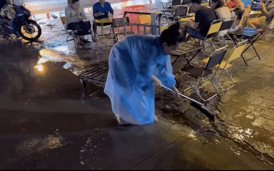 Le Duong Bao Lam gay tranh cai vi mai quay clip “dim hang” vo-Hinh-2