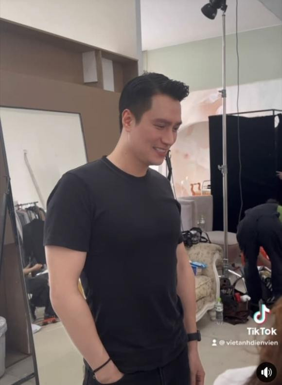 Việt Anh gây choáng với diện mạo bị quay lén qua camera thường ảnh 2
