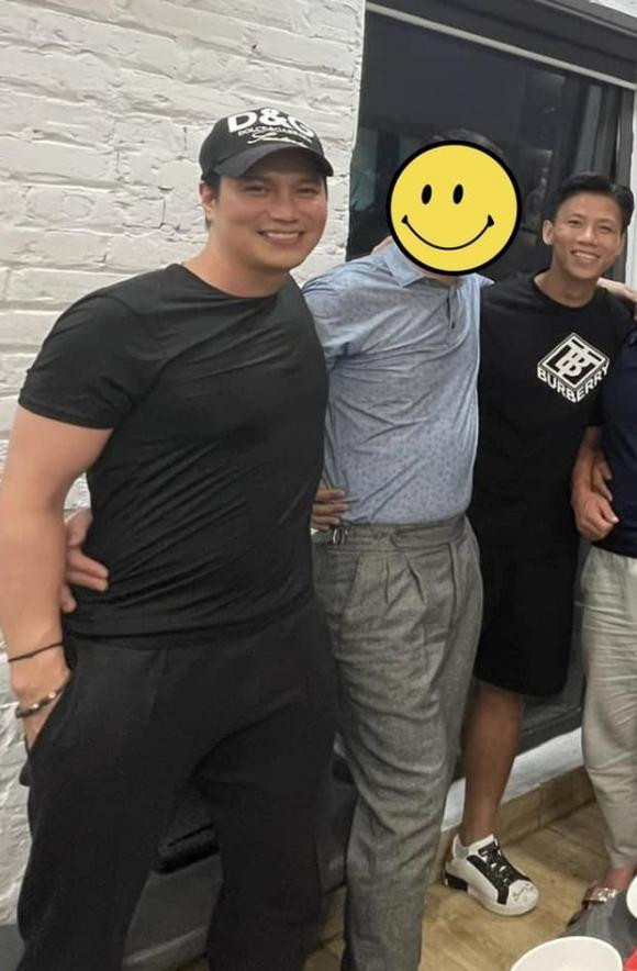 Việt Anh gây choáng với diện mạo bị quay lén qua camera thường ảnh 1