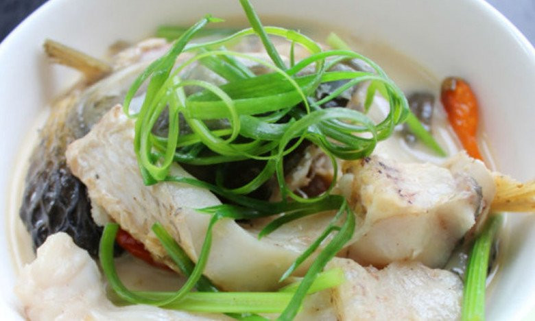 Nau canh ca cho ti “cay cay”, noi canh thom phuc, me chong khen-Hinh-3