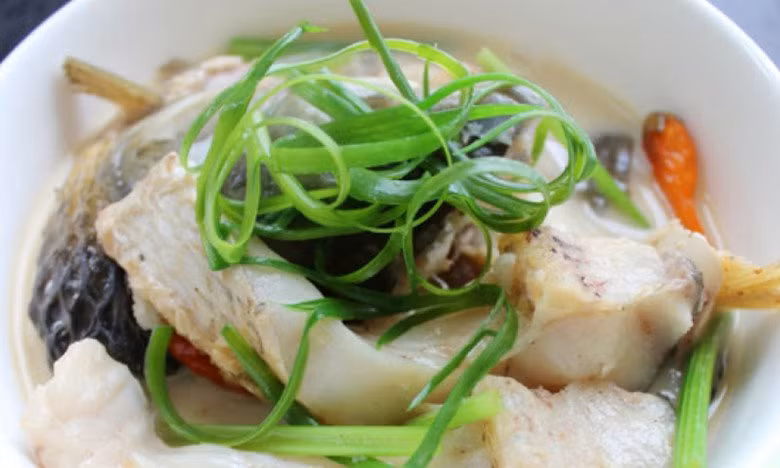 Nau canh ca cho ti “cay cay”, noi canh thom phuc, me chong khen-Hinh-3