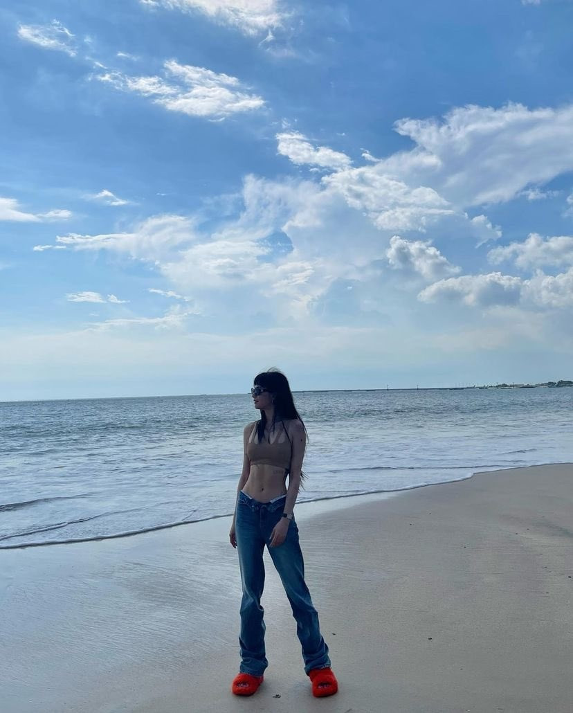 Chia sẻ một số bí quyết để giữ gìn sắc vóc trong cuộc phỏng vấn với Cosmopolitan Korea, Nana cho biết mặc dù lịch trình bận rộn, cô vẫn đảm bảo việc tập luyện đều đặn: "Kể từ khi bắt đầu tập thể dục, tôi đến câu lạc bộ sức khỏe để được huấn luyện cá nhân, ngay cả khi bận rộn".