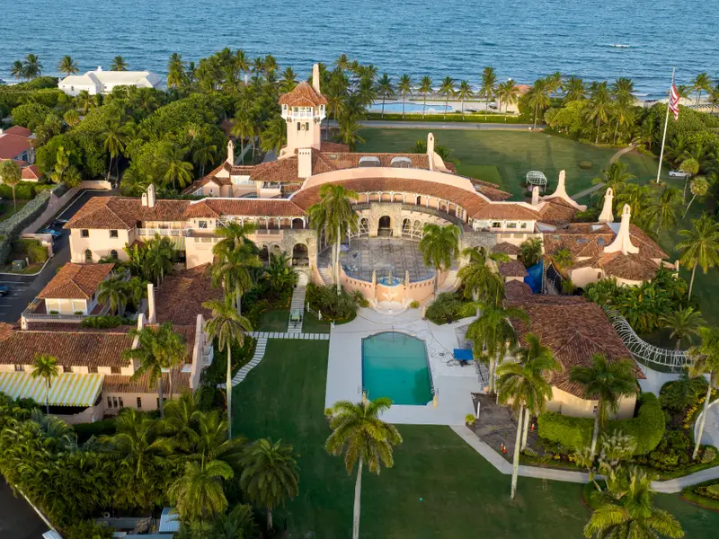 Đặc biệt, lâu đài tư nhân Mar-a-Lago thuộc sở hữu của Trump Organization còn có giá trị lên tới 325 triệu USD.