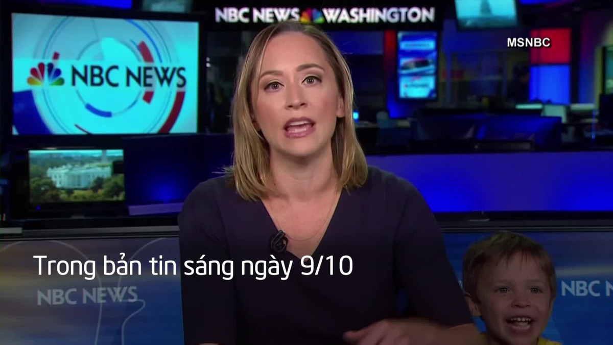 Nữ biên tập viên Courtney đang dẫn bản tin trực tiếp về tình hình chiến sự ở Syria thì con trai cô bỗng vô tình đi vào trường quay và chạy đến chỗ mẹ. Sau đó, cậu bé ôm chầm lấy mẹ, với tay lên nghịch tóc khiến cô vô cùng bối rối. Lúc này cô đành mỉm cười trước ống kính, cố gắng đẩy con trai ra khỏi camera. Nhà sản xuất chương trình cũng nhanh chóng cắt cảnh quay này và thay thế bằng một hình ảnh khác.