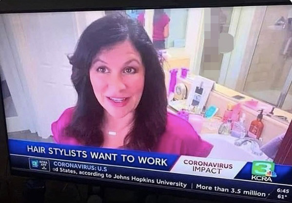 Khán giả khi đang theo dõi chương trình truyền hình trên kênh KCRA 3 đã phát hiện ra cảnh nhạy cảm trong một đoạn video tự ghi hình tại nhà riêng của nữ phóng viên Melinda Meza. Cô vô tình quay cả cảnh chồng đang khoả thân tắm gội khi đưa tin từ trong phòng tắm.