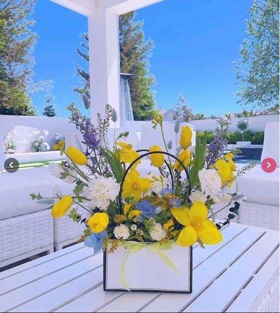 ột tác phẩm hoa của Phạm Hương làm ai cũng phải trầm trồ, trông vô cùng bắt mắt, ấn tượng và độc đáo.