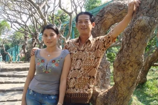 Những cơ hội được mời đi diễn thời trang cũng đến nhưng bố mẹ cô luôn tìm hiểu và góp ý cho con nên hay từ chối tham dự.