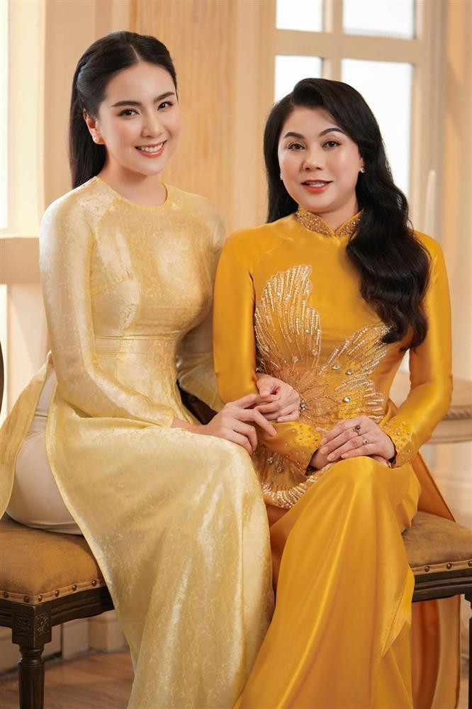 ẹ của Mai Ngọc luôn muốn con gái phải tập trung học hành thay vì những hoạt động khác. Đến hiện tại, nữ MC VTV mới thấu hiểu tấm lòng của mẹ.