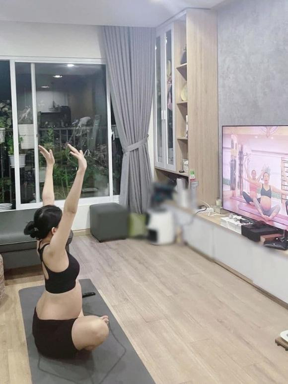 Cô nàng từng tăng 25kg khi bầu bí.