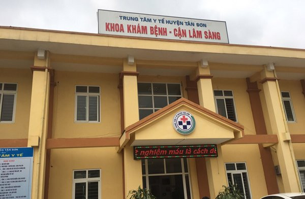 Cả xã náo loạn vì nhiễm HIV: Toàn huyện đổ xô đi xét nghiệm - Hình 2 Ca xa nao loan vi nhiem HIV: Toan huyen do xo di xet nghiem-Hinh-2