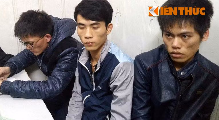 Các đối tượng tại cơ quan công an.