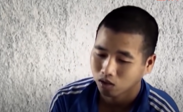 Gây án xong, Phơi lục lọi người chị Mấng lấy đi số tiền 30 triệu đồng. Để đánh lạc hướng cơ quan điều tra và tạo ra cho mình bằng chứng ngoại phạm, không lâu sau khi gây án, Lò Văn Phơi bình tĩnh quay lại ngôi nhà thuê của chị Mấng và cố tình gọi to cho hàng xóm của chị để ý.