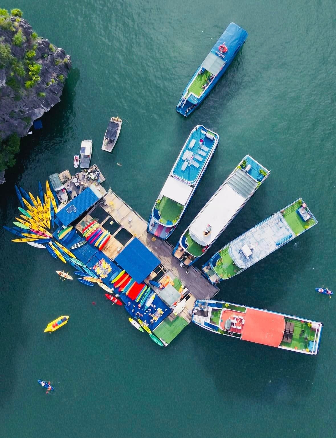 ‘Vuot song vuot gio’ ra dao Cat Ba, tham quan vinh Lan Ha-Hinh-2