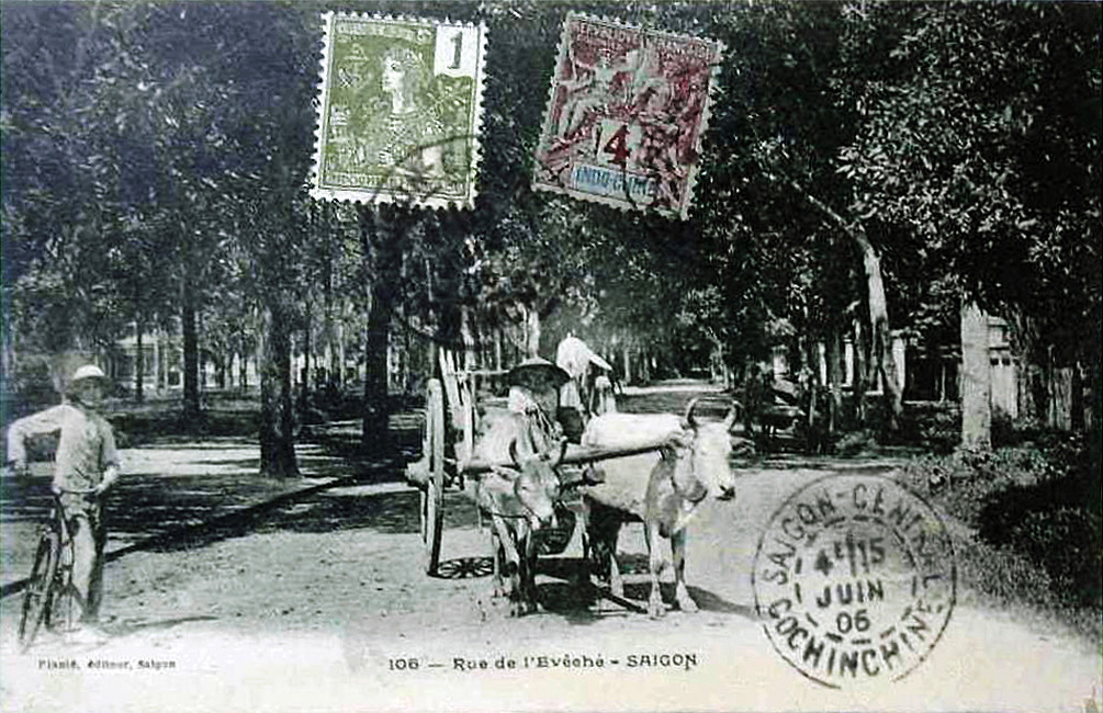 Đường De L'eveche (đường Tòa Giám Mục), nay là đường Alexandre de Rhodes phía trước Dinh Độc Lập.