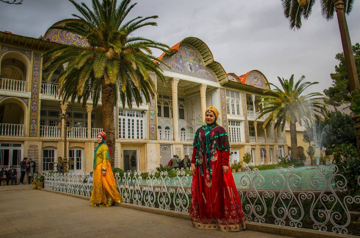 Sau khi chế độ phong kiến bị lật đổ ở Iran năm 1979, tổ hợp công trình nằm dưới quyền quản lý của Đại học Pahlavi. Hiện tại, vườn Eram là một khu công viên - bảo tàng mở cửa cho công chúng tham quan. Ảnh: Iran Travel Explorer.