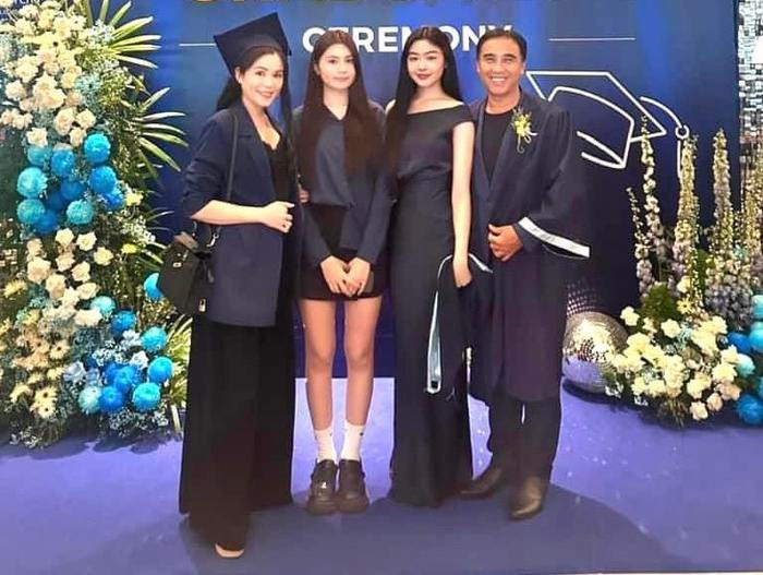 Lo Lem nha MC Quyen Linh tot nghiep cap 3