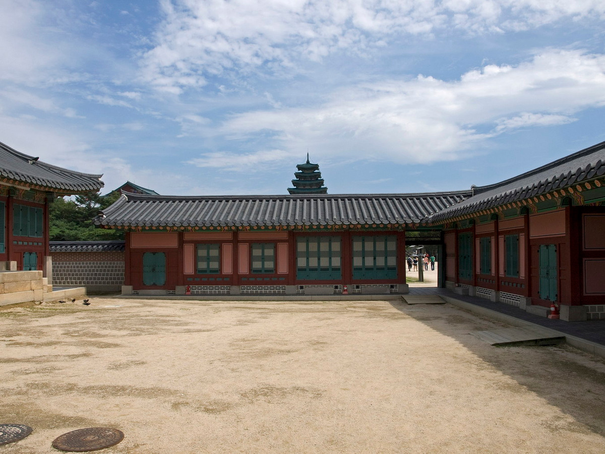 Cung Donggung (Đông cung) là nơi ở của Hoàng thái tử - người sẽ kế vị ngôi vua, cùng gia đình. Ảnh: Wikipedia.